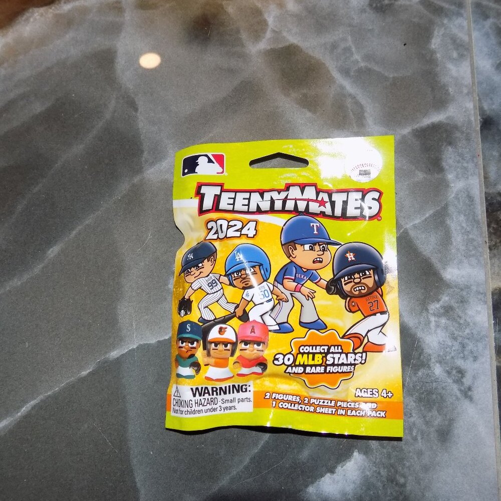 Teenymates MLB Series 2024 Mystery Pack 2 figures 2 puzzle pieces NEW